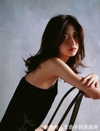 白头|毛孔里挤出的白色细条是什么？如何处理？