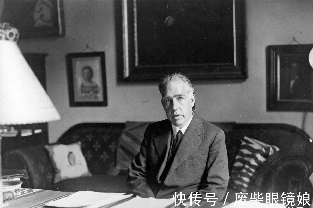 定域性$数学为何可以描述世界?世界本质是符号,最终可以约化为阴、阳