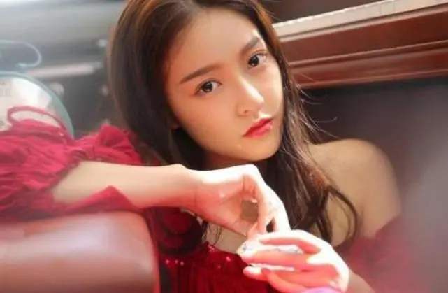 非誠勿擾|相親節(jié)目里那個“寧愿坐在寶馬里哭”的女孩,如今過得如何?