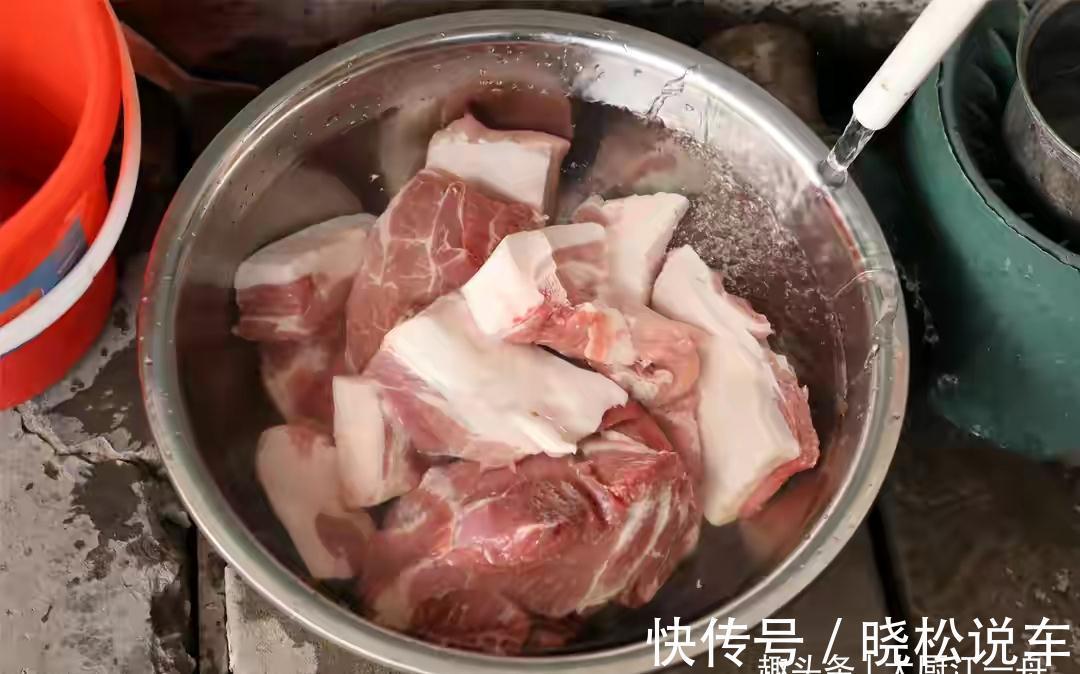 灌香肠时，牢记这3个技巧，灌出的香肠好吃又下饭，放半年也不坏