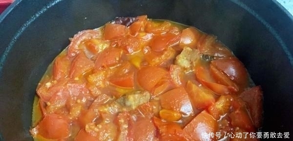 春末遇到此菜别手软,堪称植物“美白丸”,常吃晒黑的皮肤也白了