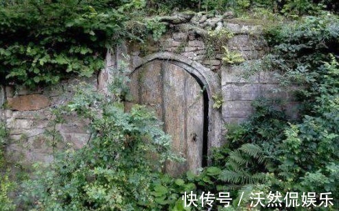 彩绘#每张图中都藏有美女找出三张视力5.2以上,特种兵全找到!