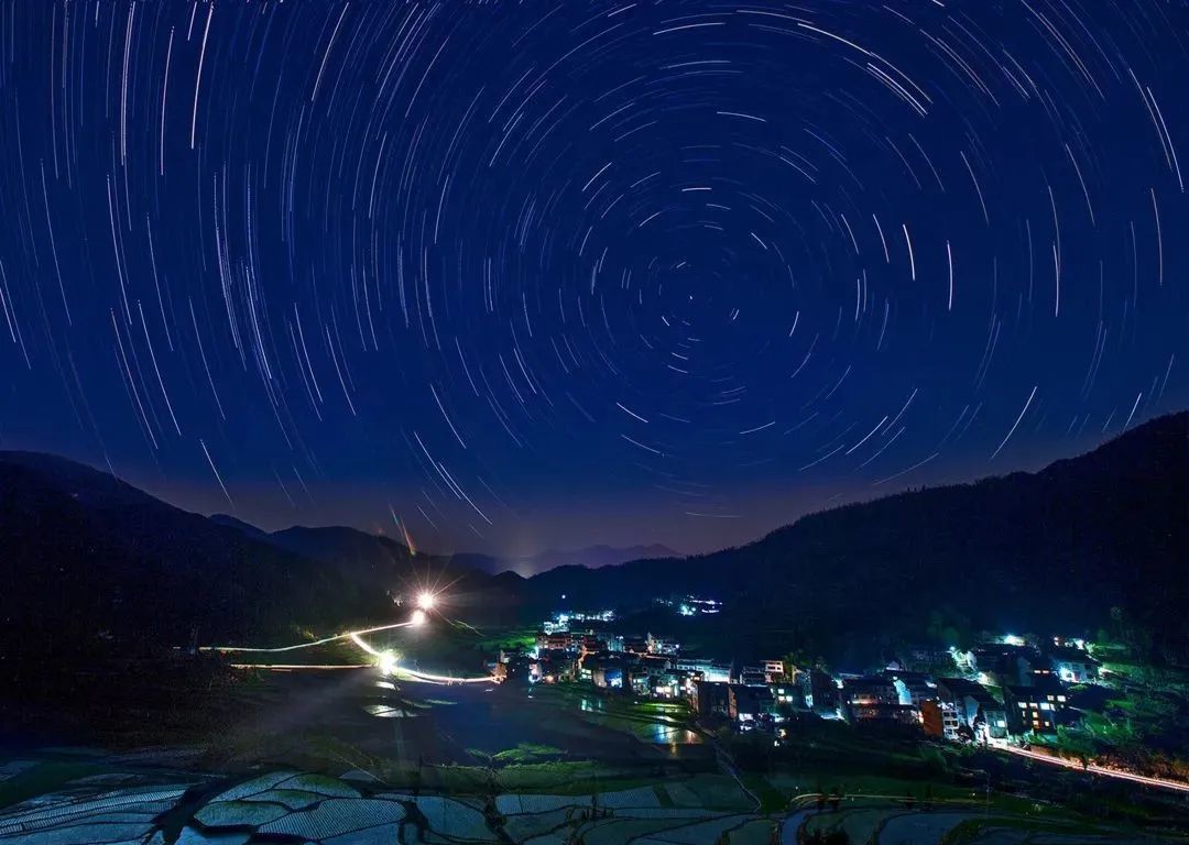 大海 宝，我今天去看海了 ——什么海？缙云的星辰大海！
