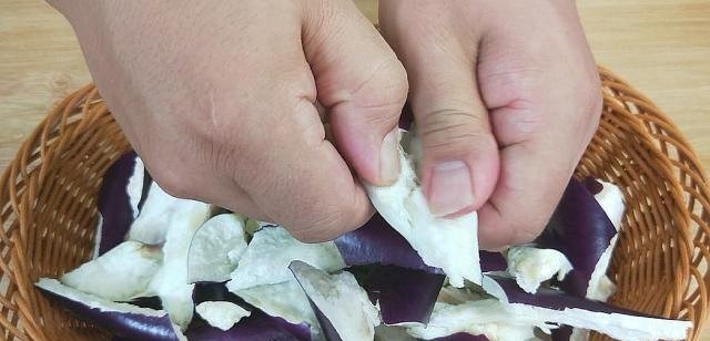 茄子最好吃的做法,6元成本10分钟上桌,很多人没有吃过,太香了