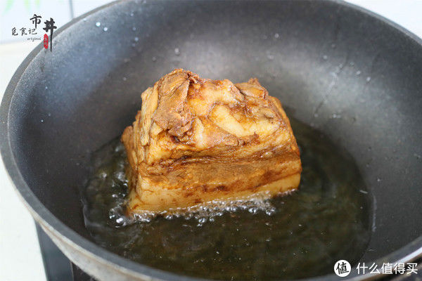 梅菜扣肉端上桌，这做法软烂浓香，入口即化