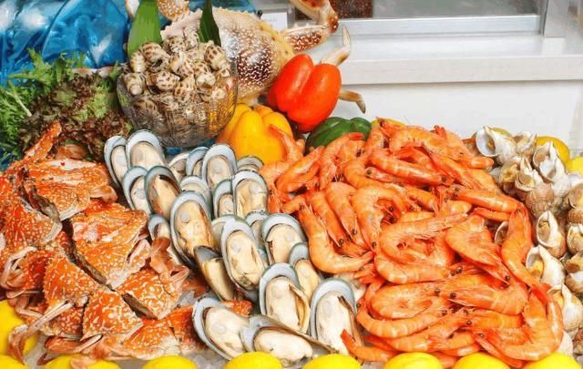 自助海鲜很过瘾,但可别所有海鲜都去吃,你知道有哪些不该吃吗