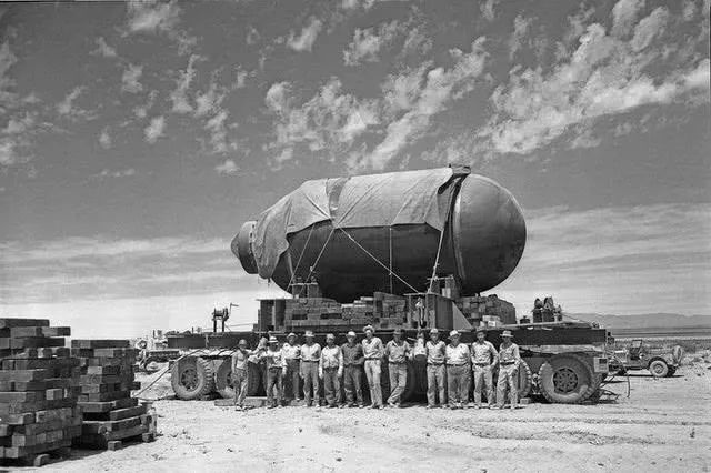 造出美国第一颗核弹的女人，她躲到中国悄悄养牛。