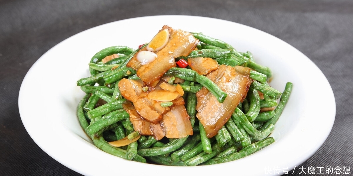 豇豆炒肉，不仅解馋，还特别下饭，家人特别爱吃！
