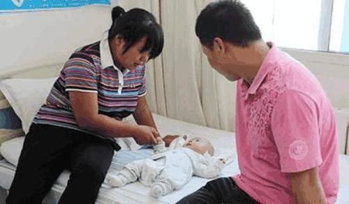 奶粉|儿子只喝奶奶泡的奶粉,宝妈觉得不对劲,偷尝一口后直接赶人