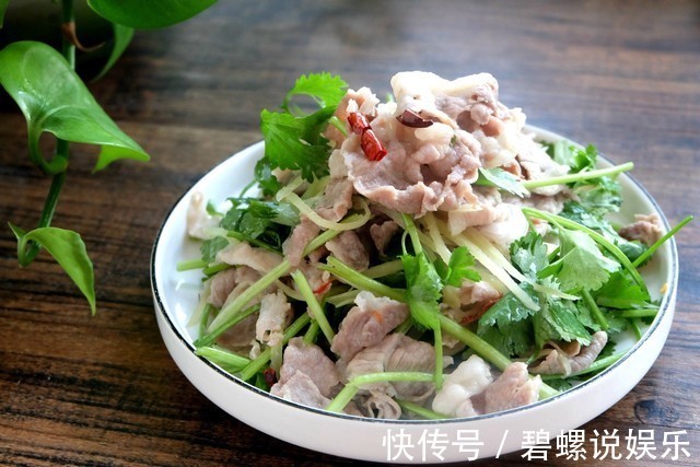 新学了个羊肉的做法，简单易做，鲜嫩美味，全家都说好！