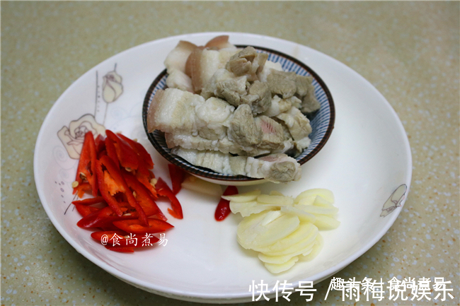 苦瓜这食材，很多人不爱，这样炒，软嫩甘甜，清热解毒减脂肪