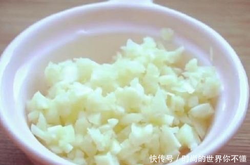 老干妈炒尖椒|尖椒这么做,美味又开胃,三碗米饭都不够吃