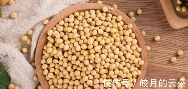 家里有黄豆,别再打豆浆喝了,试试此做法,做成豆腐,好吃零添加!