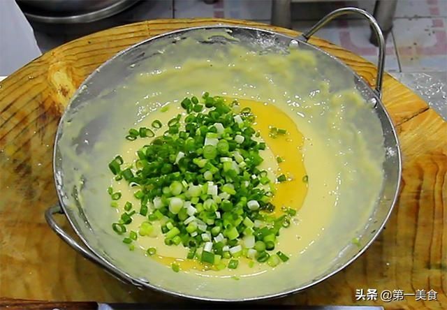 葱白|小葱煎鸡蛋饼最简单的做法，营养美味又好吃，学会了轻松搞定早餐