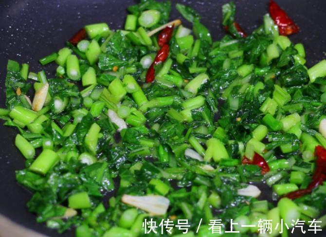 朋友们|无论炒什么青菜,只需学会这6招,青菜鲜香翠绿不发黑,入味!