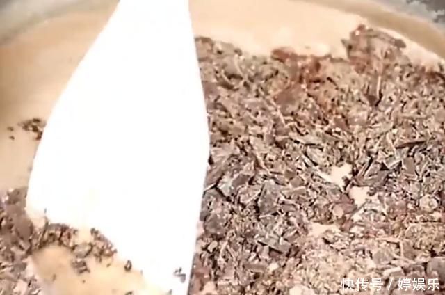 分享一款形似果冻的冰蛋糕,软糯香甜,丝滑爽口,真是太美味了