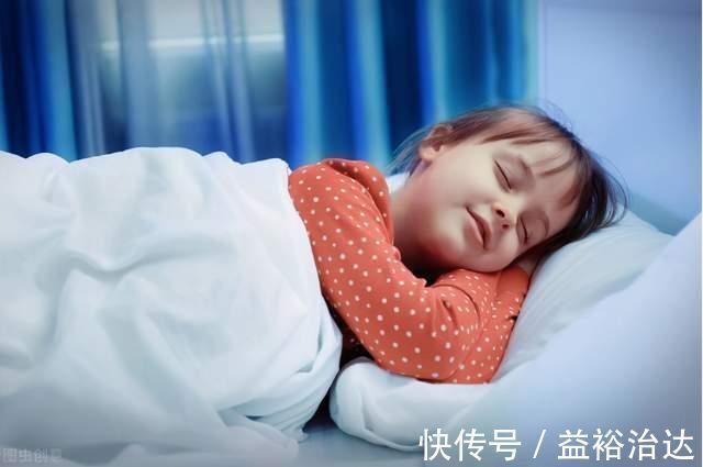 糯米团子|通过“睡姿”能看出孩子性格?如果是第二种睡姿,家长就偷着乐吧