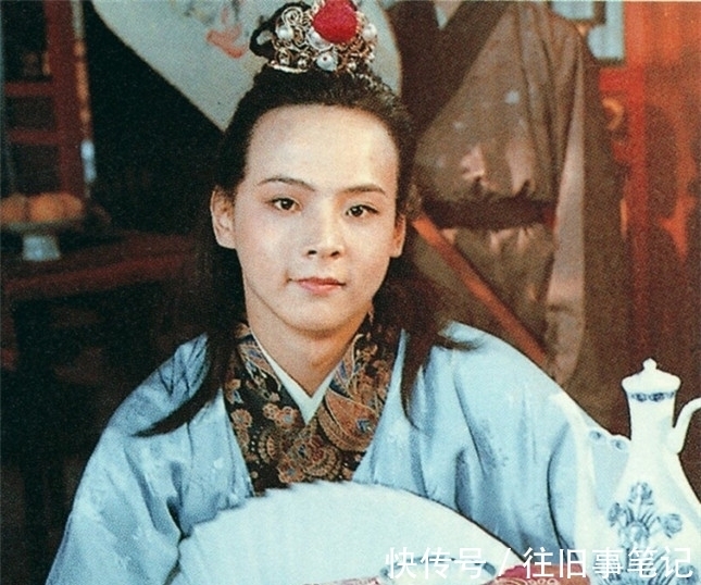 宝玉!红楼梦:难怪元春会被封妃,看贾宝玉与北静王暗中做了什么好事?