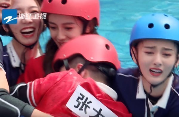 击倒|张大大一拳击倒祖儿,在蔡徐坤的眼睛里,我看到了两个字鄙视