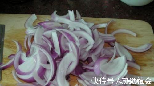 五花肉按照我的方法来做，比烤肉过瘾，比红烧肉下饭，做法简单