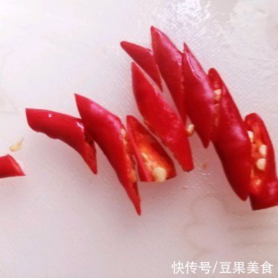 巨下饭|#巨下饭的家常菜#黄瓜炒菌菇