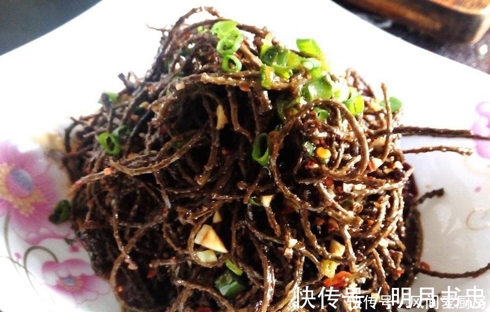 构树|这种树的果实很贵,更贵的是它的花朵,60元一斤营养价值高