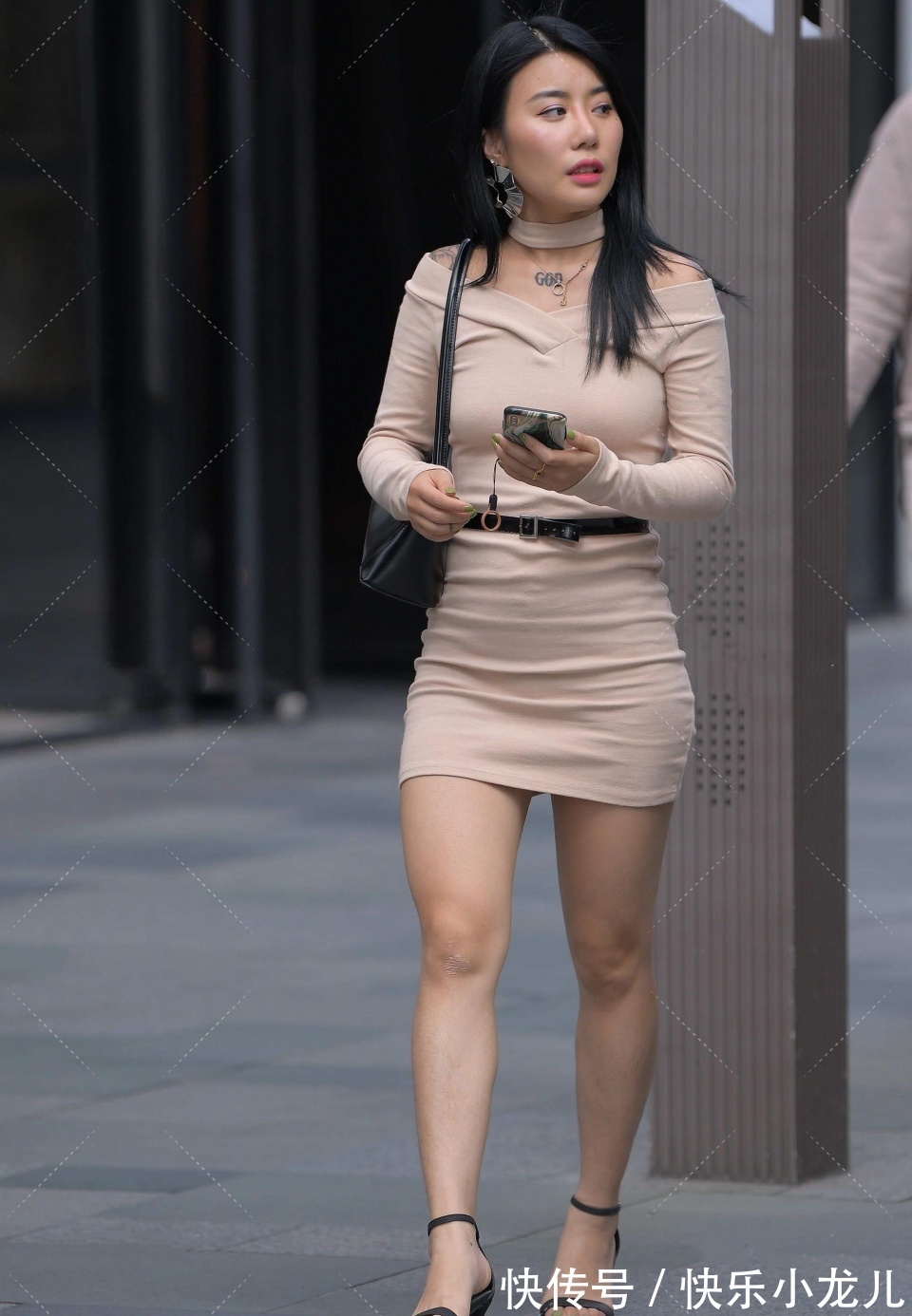 前卫感|一个相当自信的女孩,优雅的女性魅力,迷人的身材,充满小性感