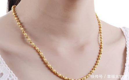 重量|佩戴黄金项链不要只看大小，脖颈舒适是关键，零负重才能昂首挺胸