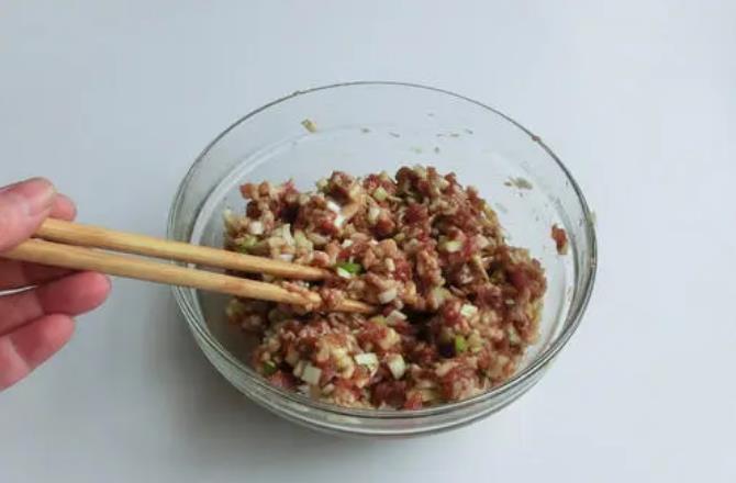 茄子馅饺子|入秋后,多用茄子包饺子,比韭菜馅还鲜香,好吃营养高,快试试