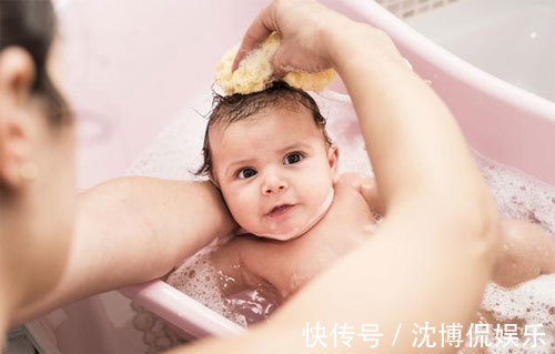 洗澡|宝宝这样洗澡,可能丧失“生育能力”!很多宝妈还在做