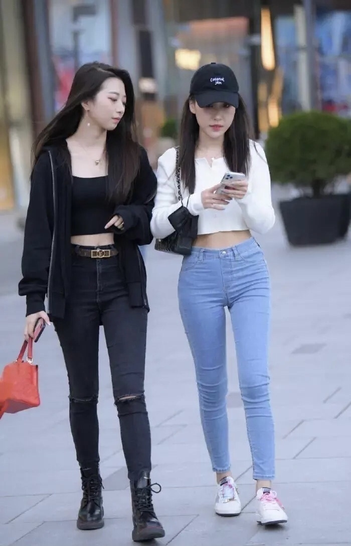 绰约|绰约多逸态,轻盈不自持,同样是牛仔裤穿搭对美的诠释却各有千秋