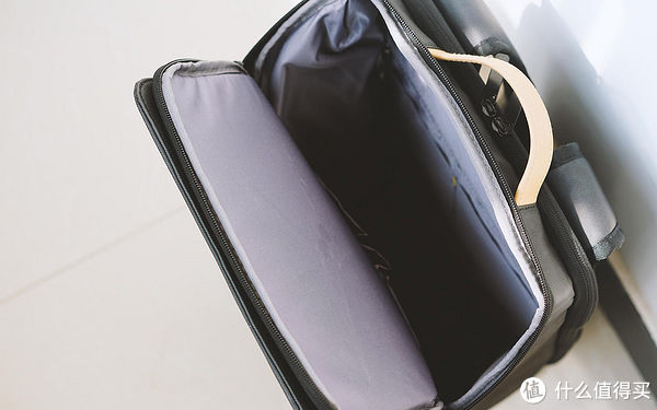 拉杆箱|君的生活日志 篇七十六:简约设计,丰富储物能力,地平线8号零感背包体验!