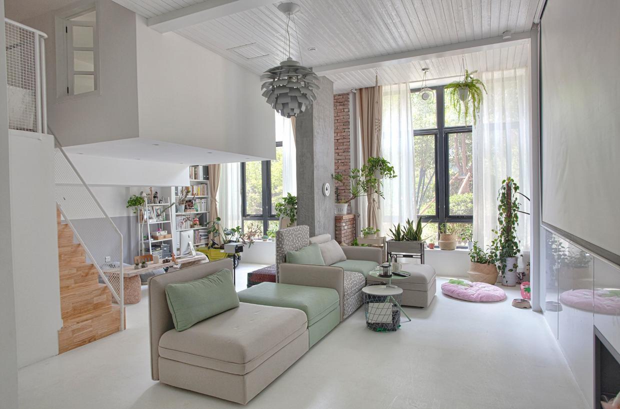 改造|她买下学区房,76㎡挤出8个房间,一层爆改两层,邻居都看呆了