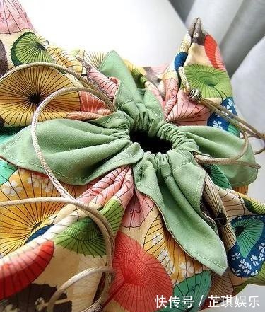 束口袋也能这么美，旧衣服就能做！旧物改造DIY手工布艺附教程