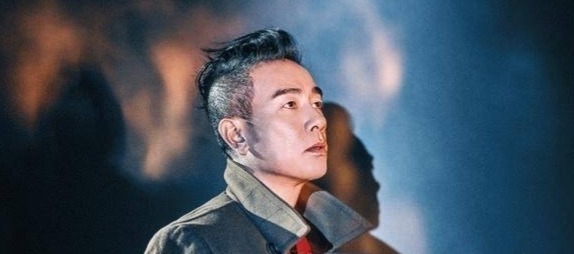 陈小春一辈子最大的痛，就是三千块卖了亲弟弟，当初为何这么做？