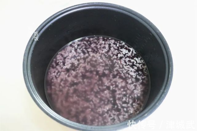 想吃烧麦不用买,自己做馅料更丰富,一次多做些,早餐不愁了