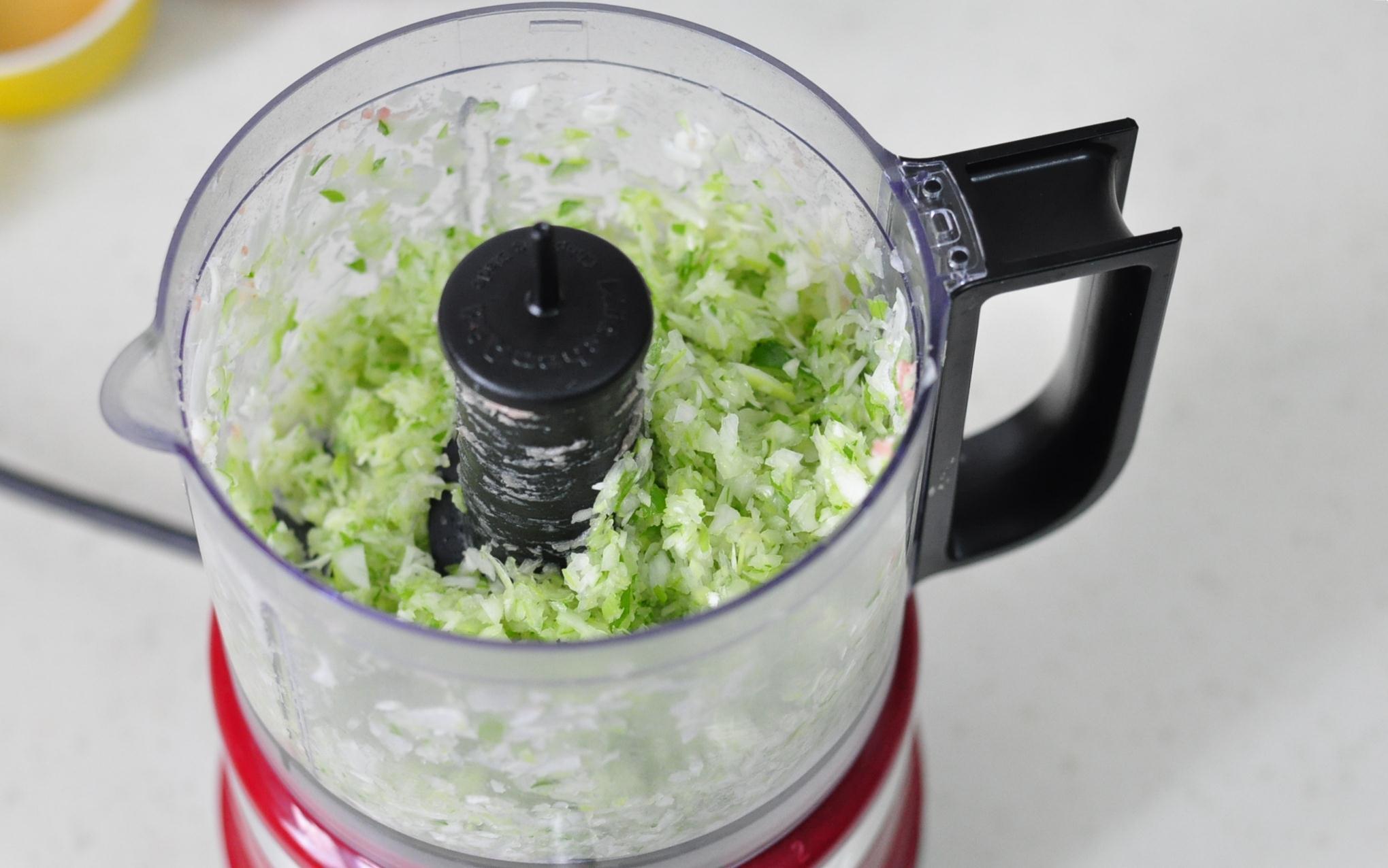 皮软馅嫩的小笼包,一口一个超满足,蒸一锅也不够吃