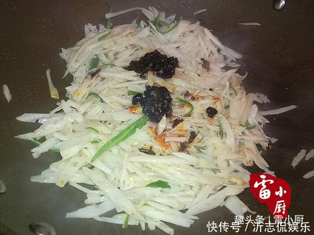 这菜便宜又好吃,还能排出毒素,废弃物,尤其