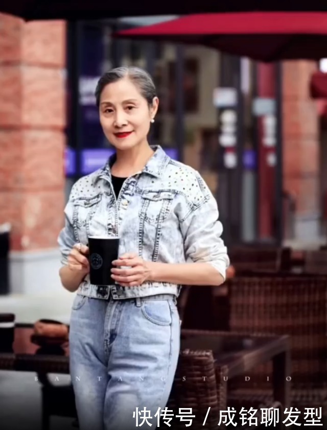 大长腿|70岁奶奶凭借穿搭出圈,烈焰红唇高跟鞋一样不落,气质不输年轻人