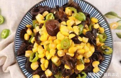 黑木耳加一物炒,每天吃几口,体内垃圾没了,皱纹不见了,不显老