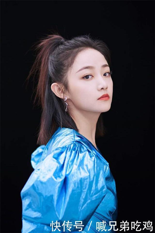 弧度|脸上有这3个“特征”的女人,放弃刘海露出五官会更美!尤其第1个