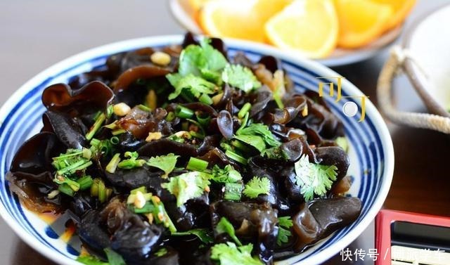 我家的午餐,看起来是简单健康的全素宴,但真实的样子是这样滴!