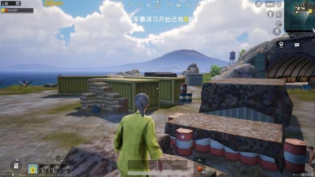 老玩家|“吃鸡”绝版小黄衣返场了？还可以免费获得，我的青春又回来了