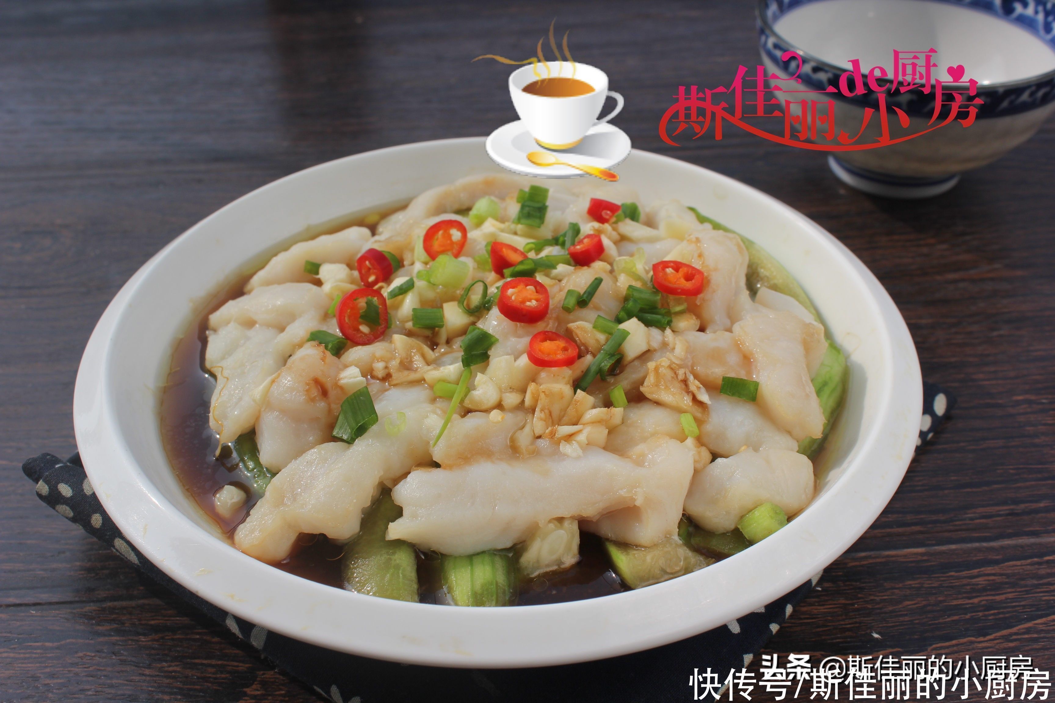 南方母子俩3菜午餐晒圈火了，花钱少孩子吃得香，儿子：妈妈最棒