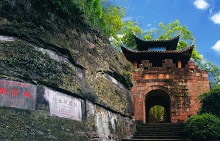 孤城|被正史封杀的南宋名将，坚守孤城，击杀蒙古大汗，为国家续命21年