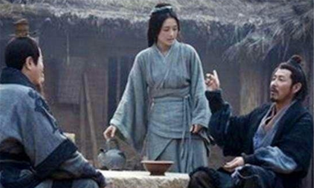 店主|刘邦当泗水亭的亭长时喝酒总赊账,店主为何不讨账还给其免单?