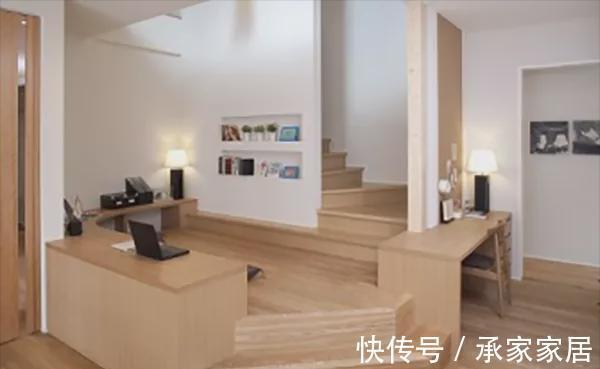 空间利用|日本人楼梯的花样就是多,围楼梯口打圈地台,人人都能有个小书桌