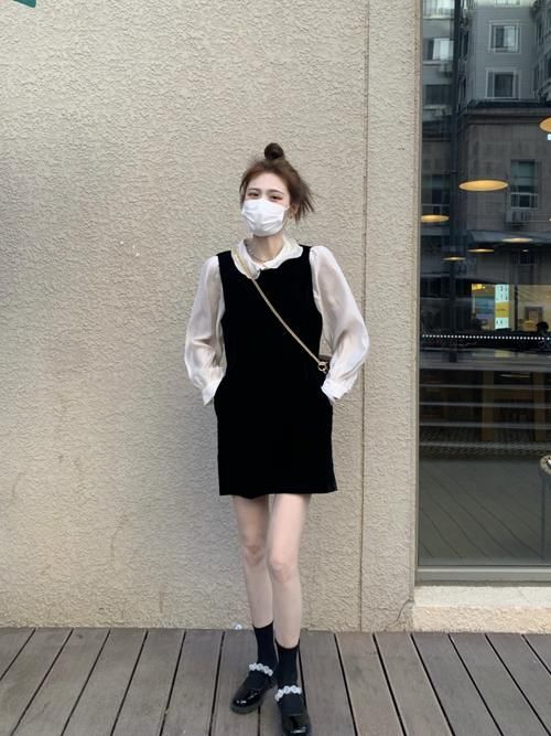 黑白配色|“黑色+白色”，怎么把这两个颜色穿出女人味呢？试试这个搭配