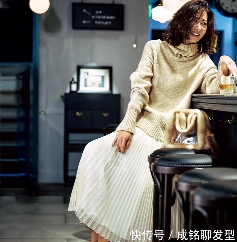 穿搭|四十岁的女人如何时髦过冬?这些搭配给你灵感,精致优雅又有气质