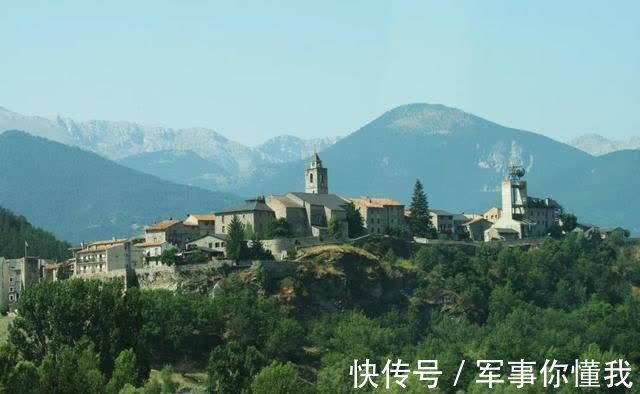 法国|四无国家:无军队、无税收、无大学、无货币